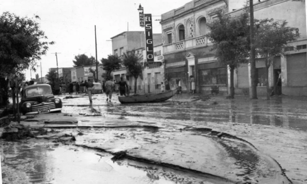 La calle Tucumán tras el aluvión. Foto: (Marcelo López)