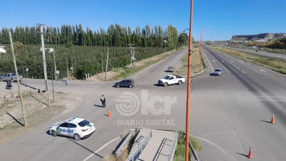 La camioneta colisionó con la bicicleta que transitaba por el costado de la cinta asfáltica. (Foto Diario Digital LCR)