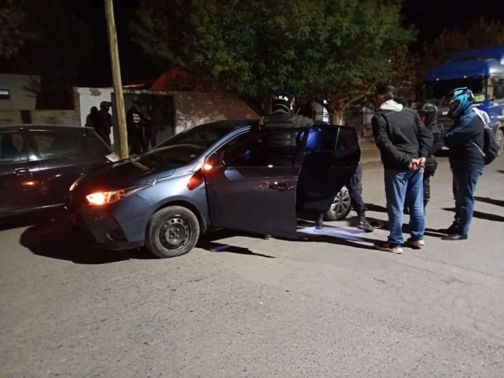 El vehículo fue recuperado por la policía de la Comisaría Tercera y la BMA. FOTO (ANRoca)