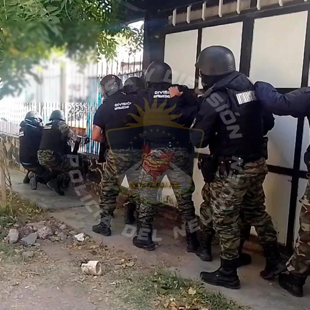 Los allanamientos se realizaron en el barrio Gran Neuquén, de Neuquén capital; y en Añelo. Foto (Policía de Neuquén).
