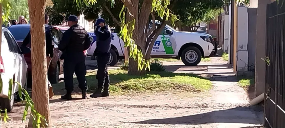 El uniformado fue detenido durante un operativo en calle Aníbal Troilo al 4000. Foto (gentileza).
