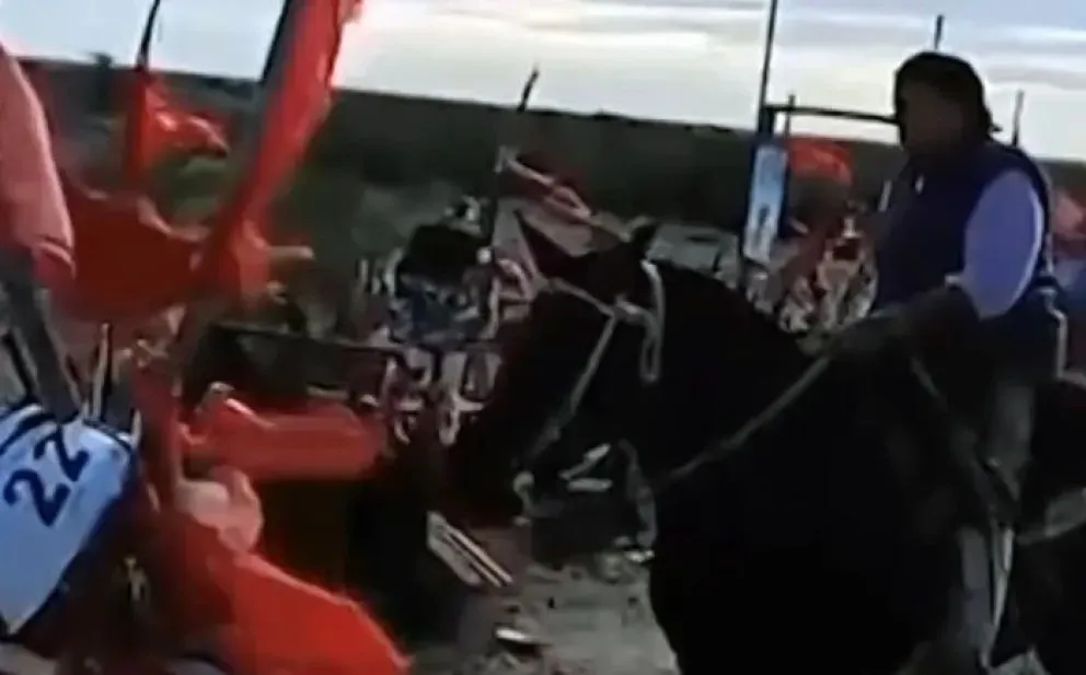 En tres días cubrió la distancia hasta el altar de El Gauchito Gil. (Imagen de video Canal 10)