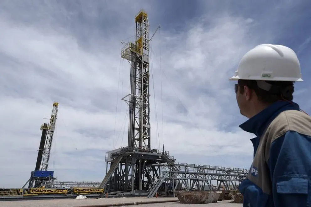 Argentina en 2024 llegó a una producción de petróleo récord estimada en 41,5 millones de metros cúbicos, un 9,7% más que en 2023.