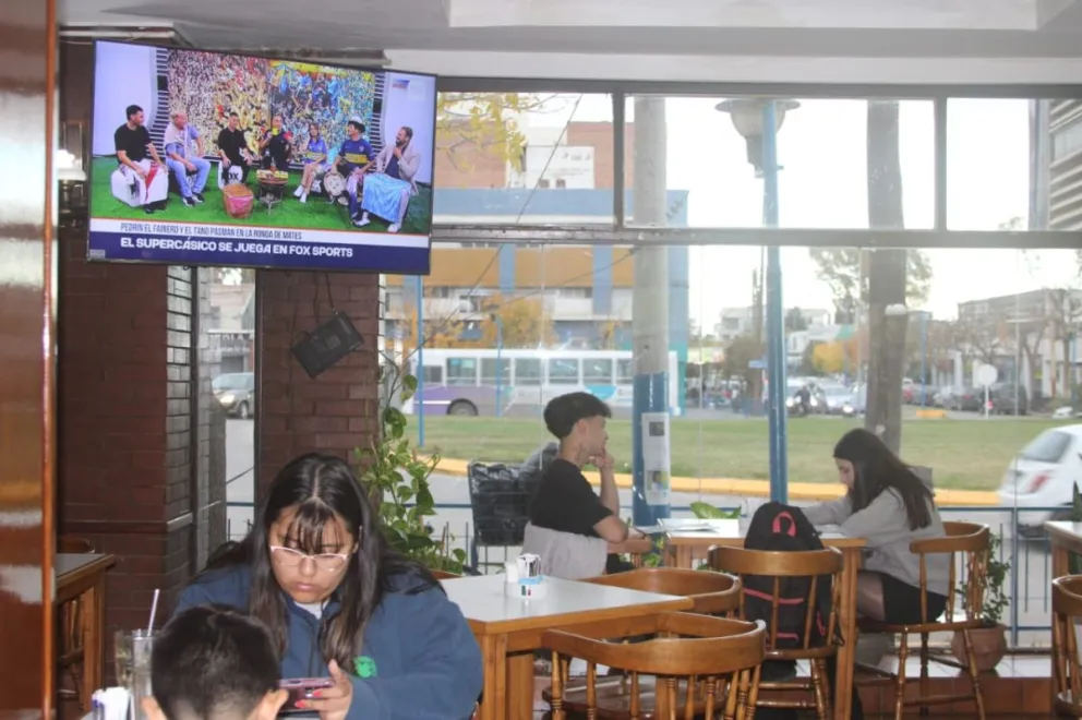Aquellos que prefieren un entorno más público tienen buenas alternativas en la ciudad. Fotos: Tania Domenicucci (ANRoca)