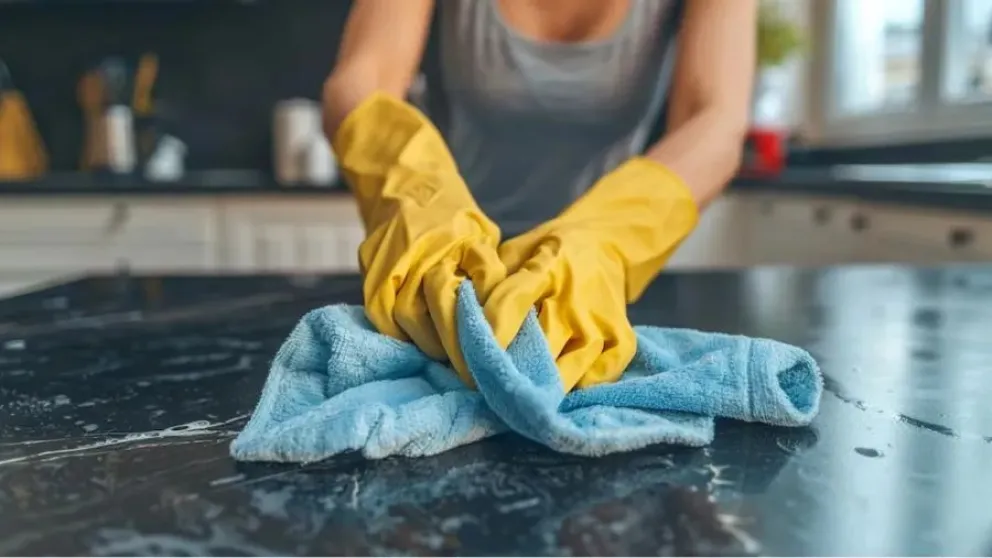 El trabajo en casas particulares concentra uno de los mayores niveles de informalidad y conflictos laborales, especialmente durante los meses de verano. Foto archivo