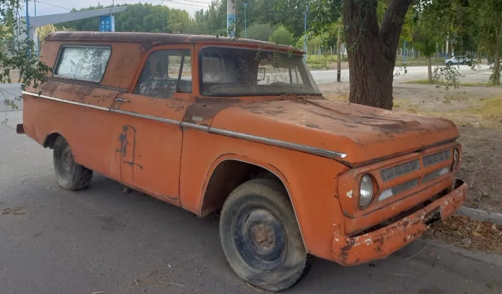 Vehículos permanecen sin ser removidos en distintos sectores de Roca. Foto: (ANRoca)