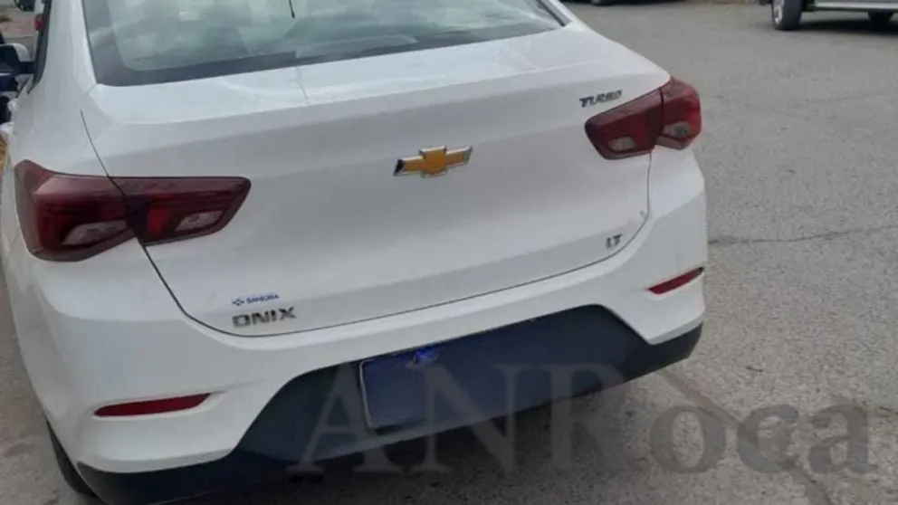 Conductor de un Chevrolet Onix, que no contaba con los controles de seguridad reglamentarios. (Foto ANRoca)