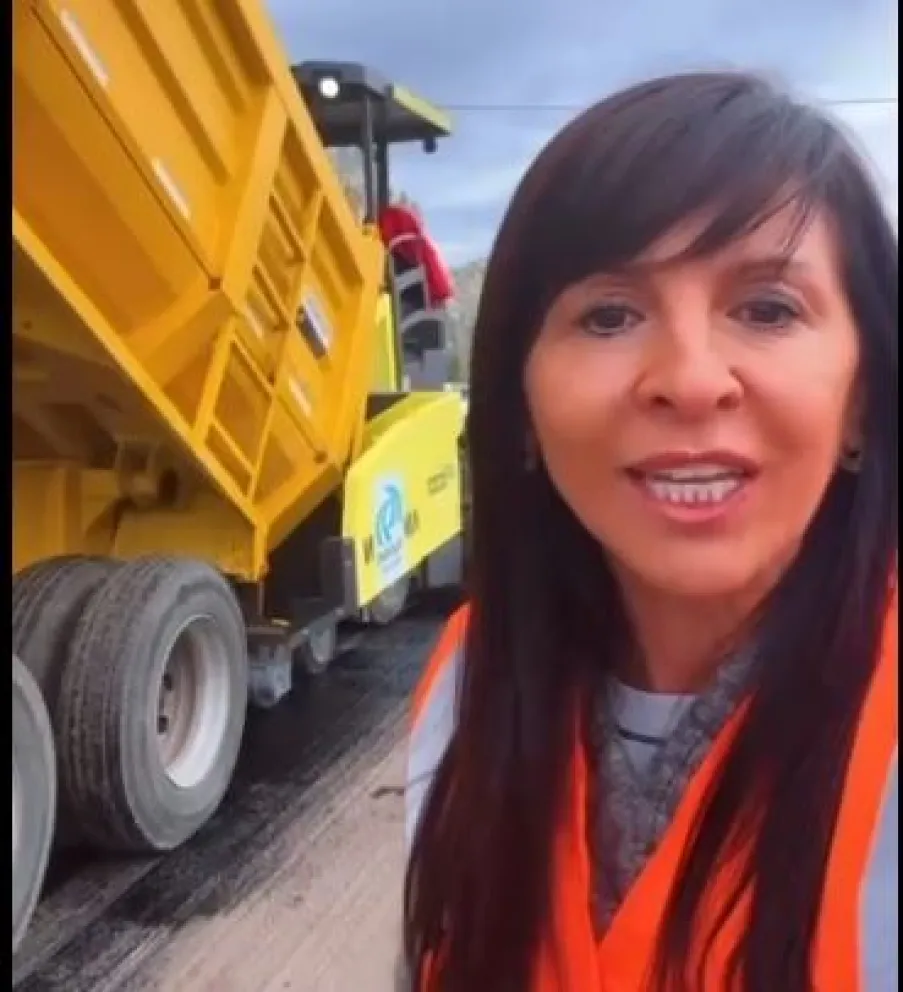 La diputada rionegrina se calzó el traje de empleada vial y "castigó" a los Soria . 