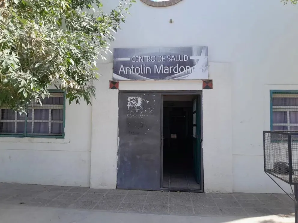 El robo ocurrió alrededor de las 7,30. La mujer se movilizaba en una moto.