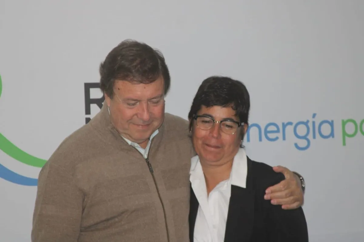 El Gobernador Weretilneck y la intendenta Pinilla. Foto (Tania Domenicucci-ANR).
