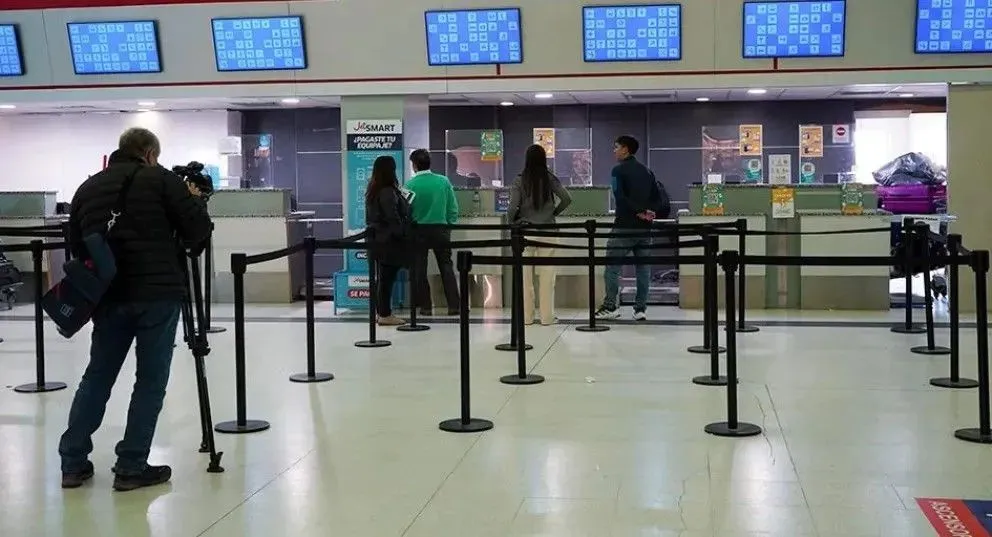 En los últimos días Flybondi canceló distintos vuelos y reprogramado otros que salían desde Neuquén. Foto (archivo).