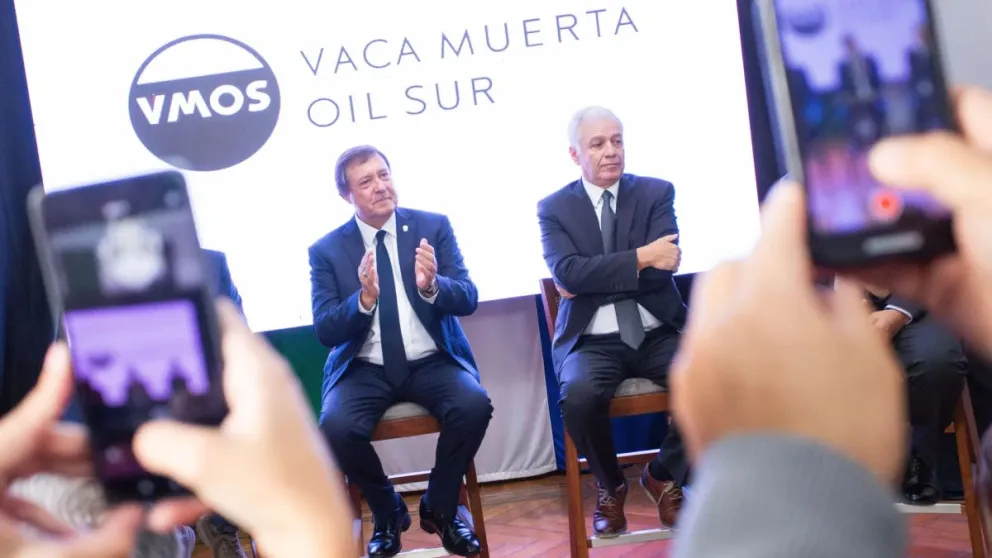  El Gobernador firmó el acuerdo el viernes en Viedma. Se trata de un proyecto de U$S 1.000 millones en ingresos para Río Negro durante los primeros 13 años . Foto (Gobierno de Río Negro).