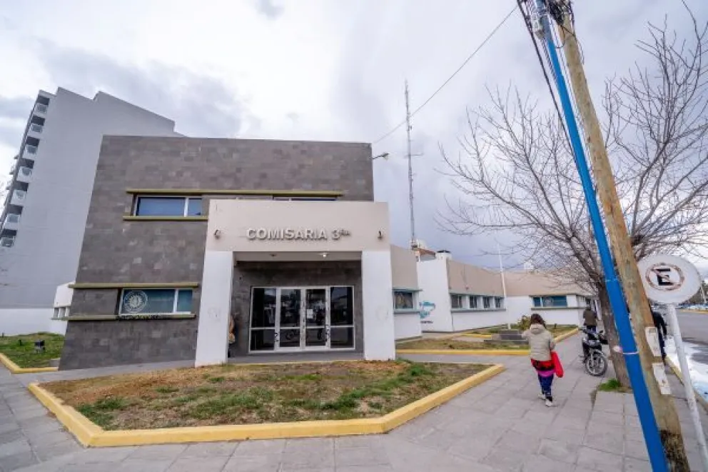 El episodio en la Comisaría 3 fue controladocon la llegada de refuerzos de distintas unidades. Foto (ANR).