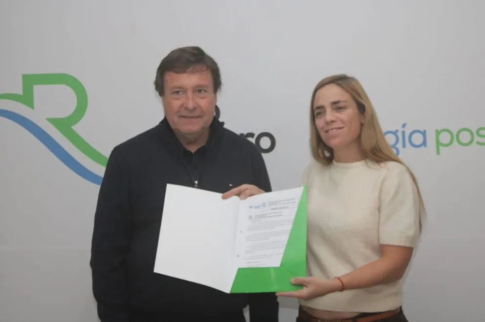 El sorpresivo anuncio se realizó esta tarde en la Sociedad Libanesa de la calle Neuquén. Foto: Tania Domenicucci (ANRoca)