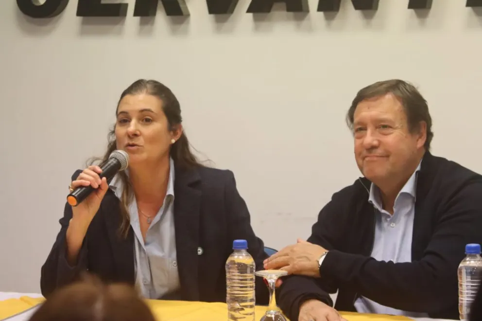 Acompañado por la intendenta Claudia Montanaro y el legislador provincial Facundo López. (Foto: ANR - Tania Domenicucci)