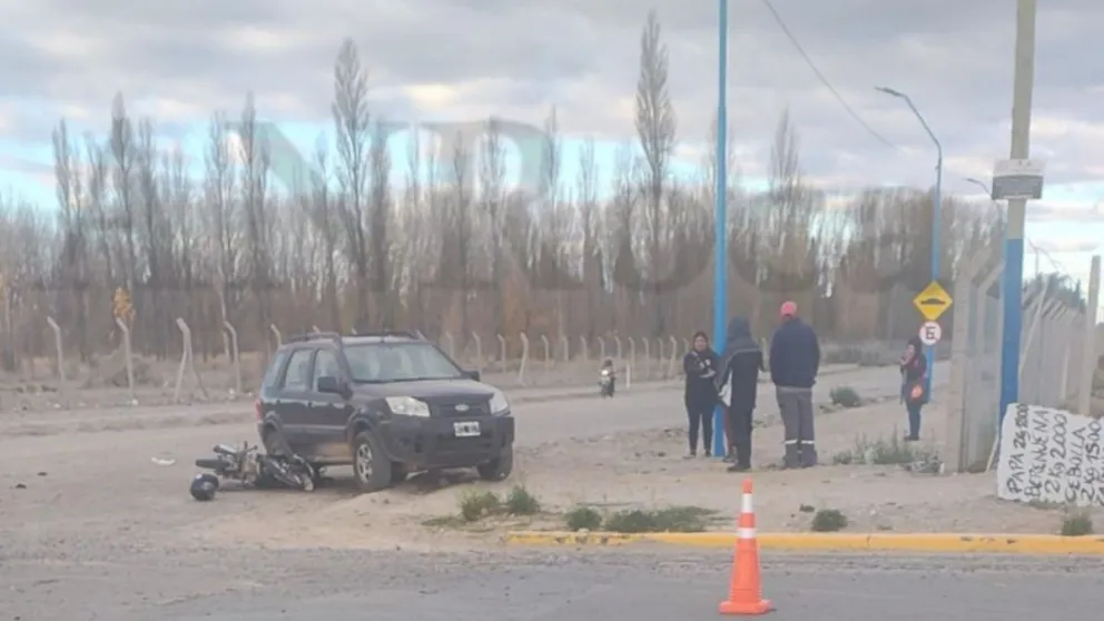 Choque en Avenida Roca y Evita. (Foto ANRoca)