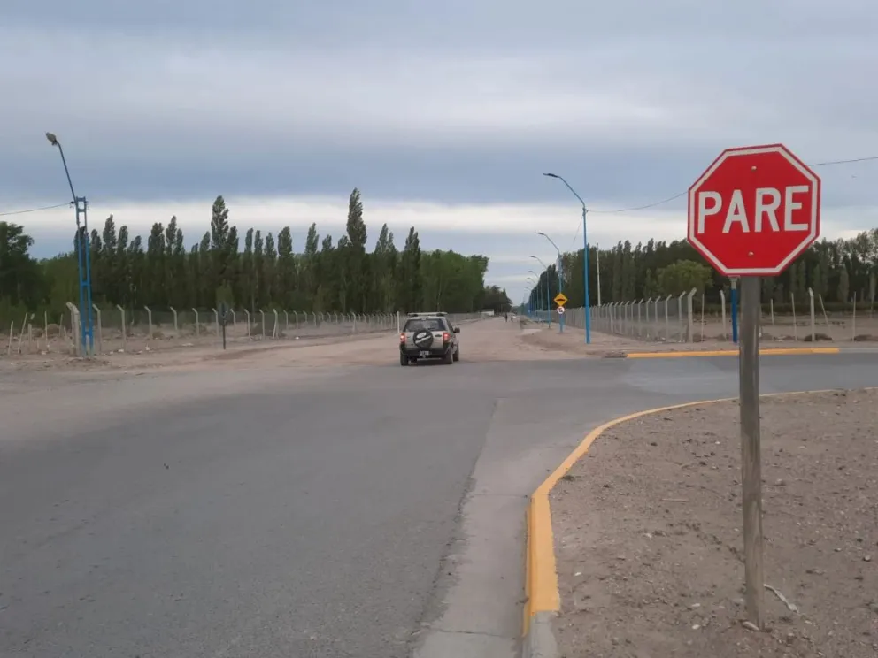 Muchos vecinos de la zona indican que no respetan la cartelería. 