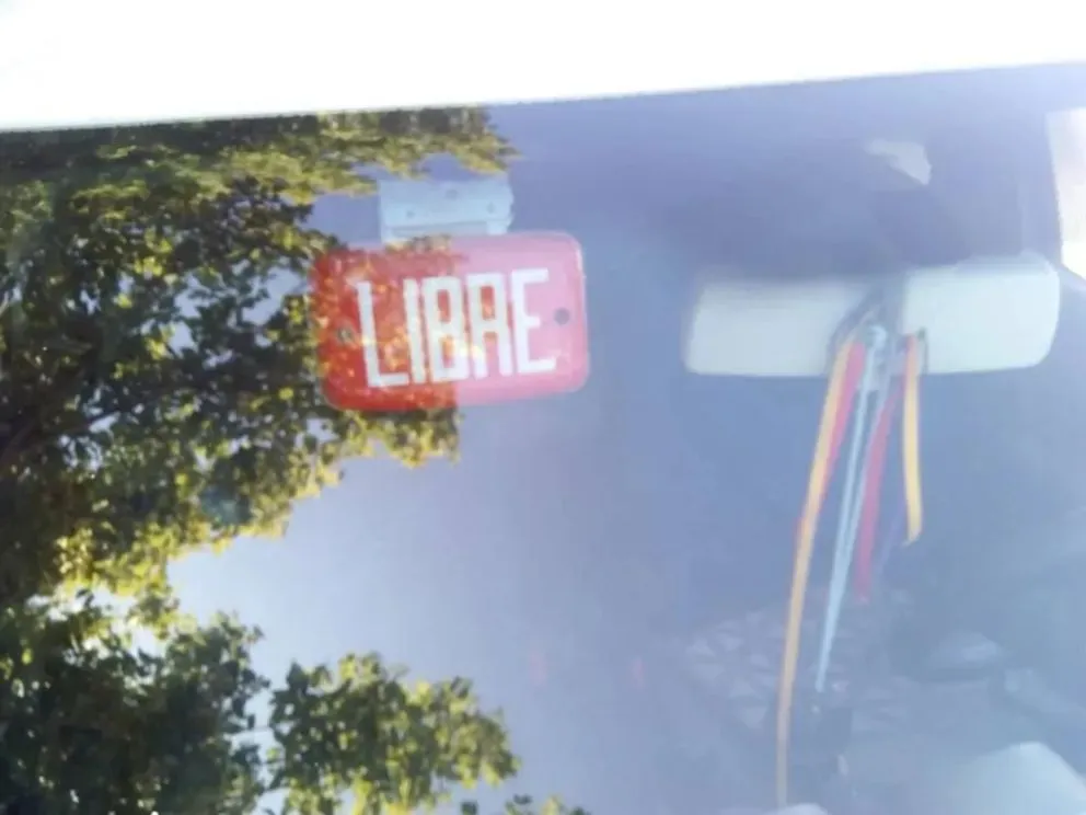 un taxi embistió a una menor de edad provocando su caída y se fue del lugar. Foto (7 en Punto).