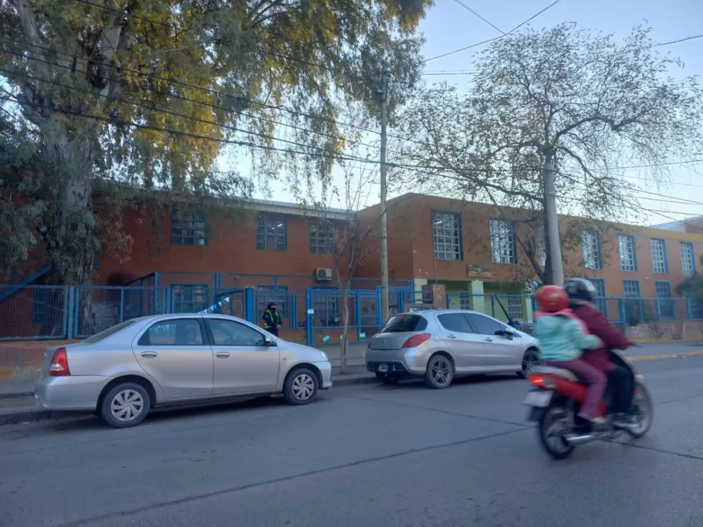 La ESRN 1 tiene custodia policial desde la noche del jueves. Foto (ANR).