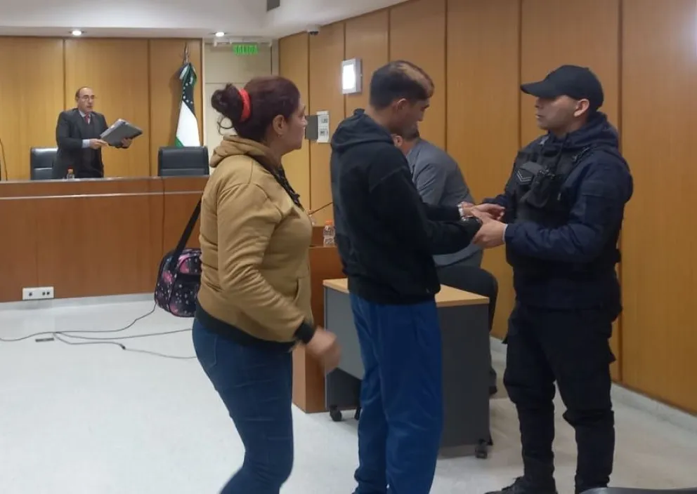 El quinto imputado por el crimen de Oscar Ripari, durante la audiencia de formulación de cargos. La Justicia ordenó que permanezca detenido hasta septiembre. Foto (Tania Domenicucci-ANR)