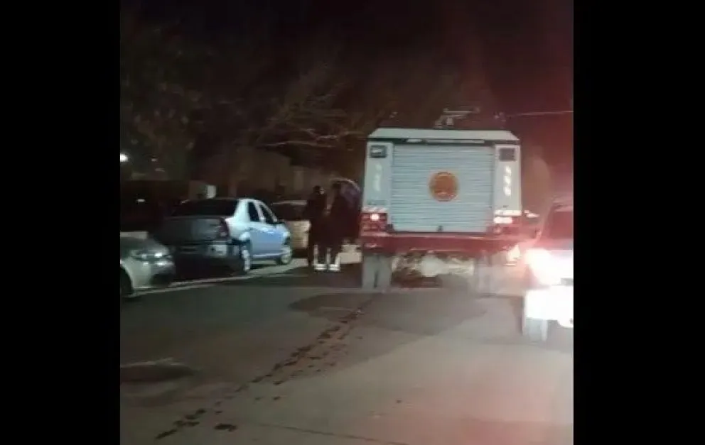 Ocurrió en el depósito y hubo corte de calle para permitir el trabajo de policías y bomberos. Foto (NoticiasNet).