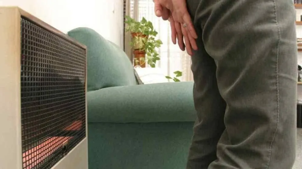 Ante las bajas temperaturas, los calefactores comienzan a encenderse en todos los hogares. a