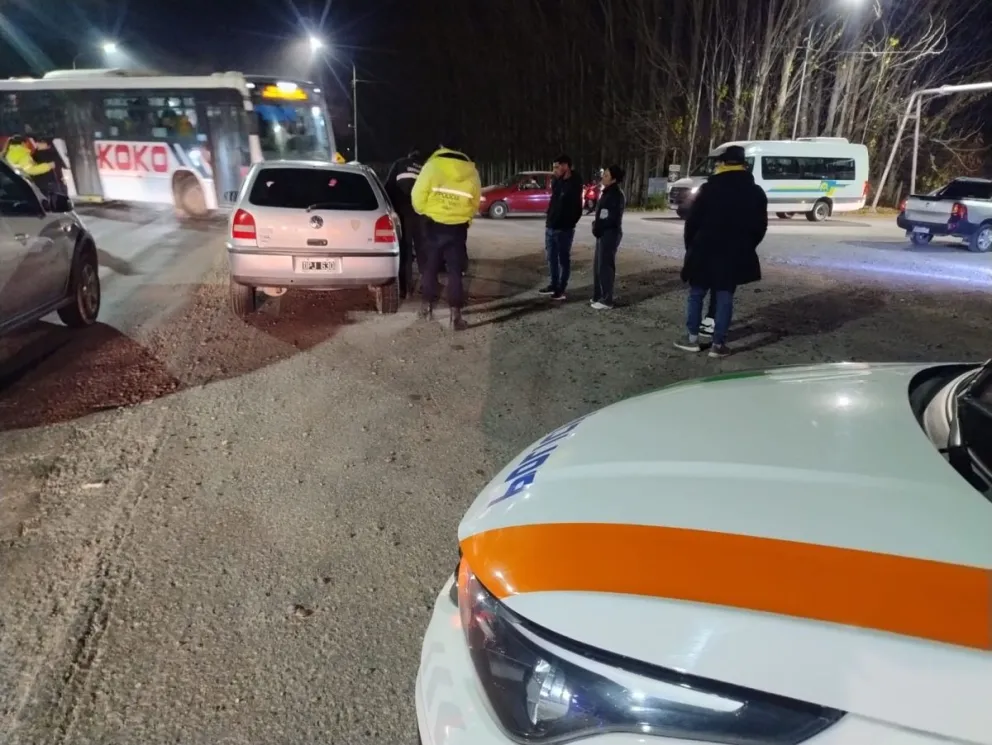 El auto también terminó secuestrado, es un VW Gol patente DPJ-630 . El arma era un revólver 38 Special.
