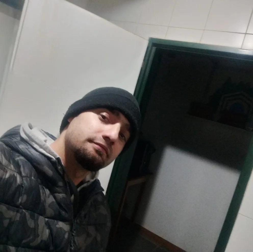 El cuerpo de Julián apareció  el 30 de abril en la zona de defensas al norte de Roca. 