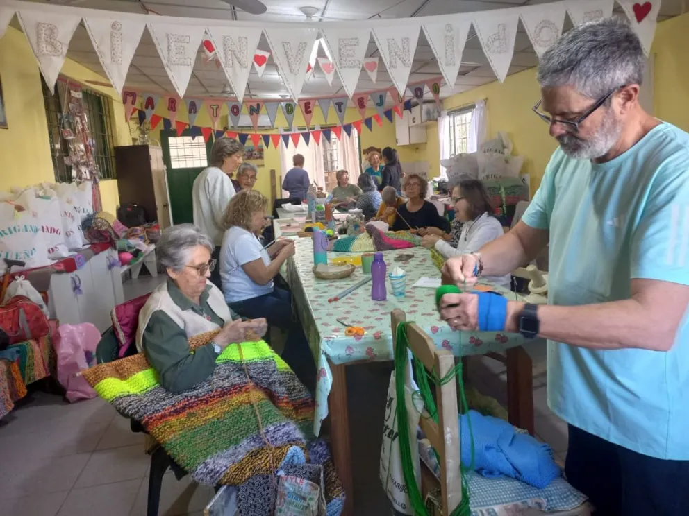 La maratón ya lleva dos días y continuará este sábado de 10 a 18 en Brasil 581. Foto. Tania Domenicucci. ANRoca 