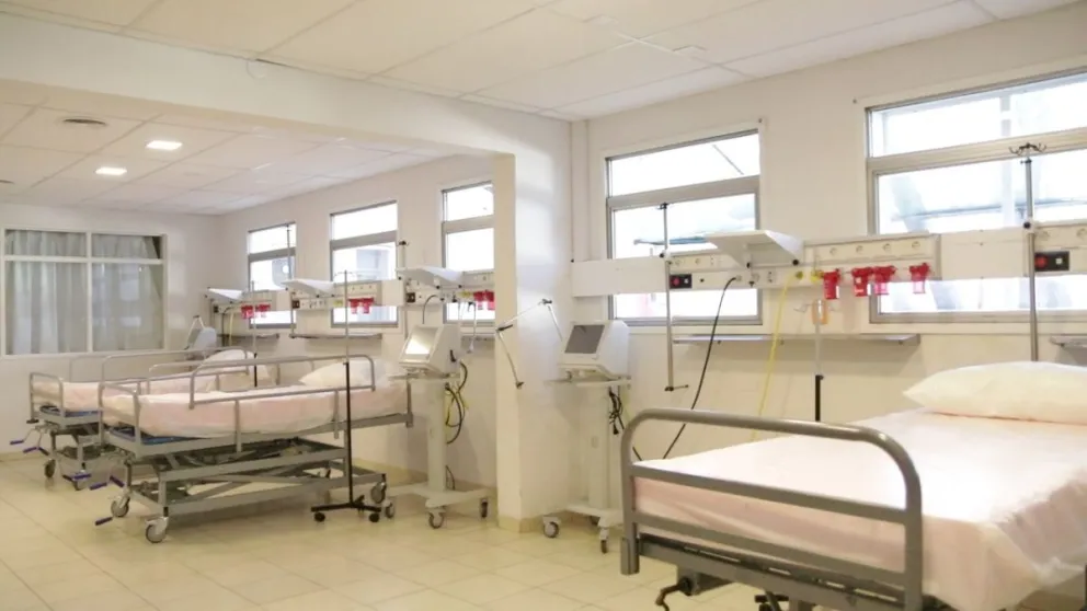 La víctima y los agresores son de la ciudad de Roca. 