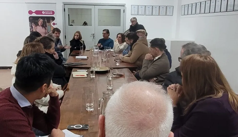Se trató de una reunión ampliada convocada por la Cámara de Comercio de Roca. Foto: gentileza