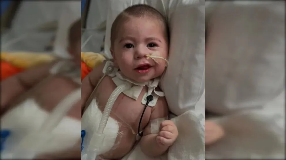 El trasplante fue exitoso y su familia espera ver la evolución del bebé. Foto (Redes).