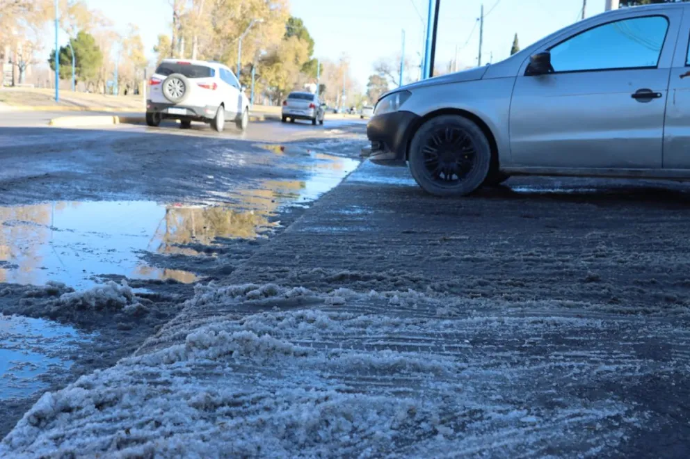 Mañana helada en el Alto Valle. El frío se intensifica y el pronóstico anticipa lluvias y probables nevadas para el fin de semana. Foto (Tania Domenicucci-ANR)