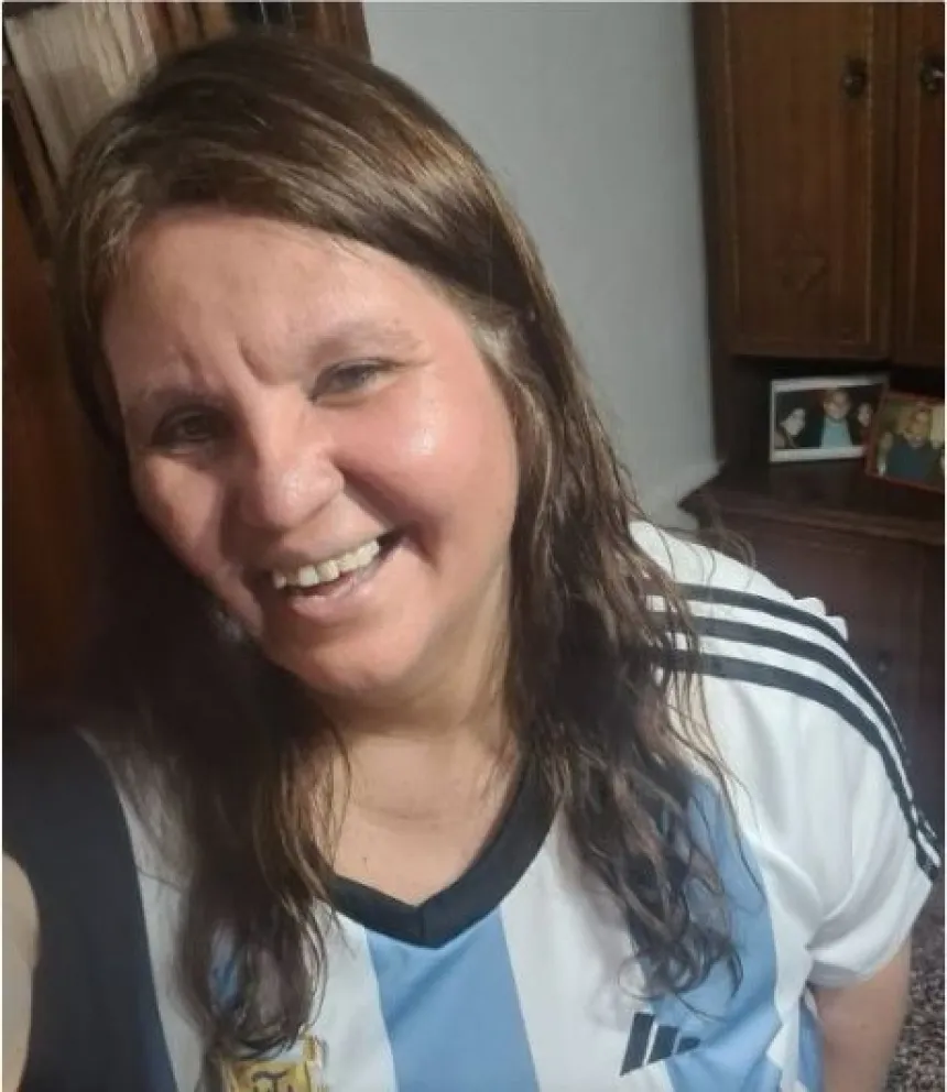 Silvina Rojas, abogada, secretaria del Obispado y referente muy querida en la comunidad roquense, recordada por su fe, su calidez y su sonrisa generosa. Foto (Facebook).