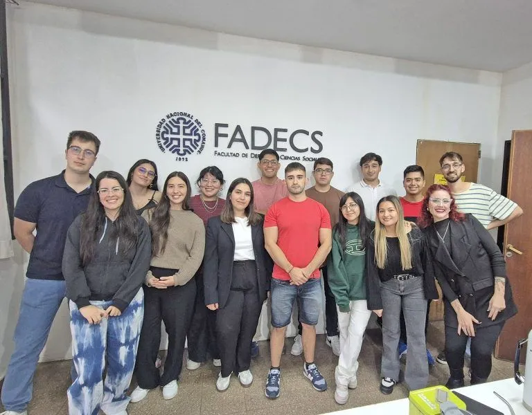 Integrantes del Bloque Comahue de la UNCo, en la Facultad de Derecho y Ciencias Sociales de Roca, antes de participar en el programa &ldquo;Cambio de Roles&rdquo; en el Congreso de la Naci&oacute;n. Foto (Redes)