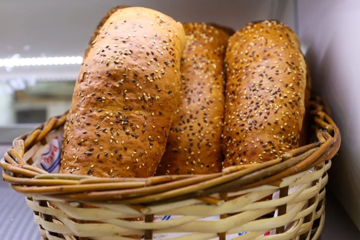 En locales como Panader&iacute;a Roca, hay distintos tipos de panificados por lo que var&iacute;an los precios. Foto: (Tania Domenicucci)
