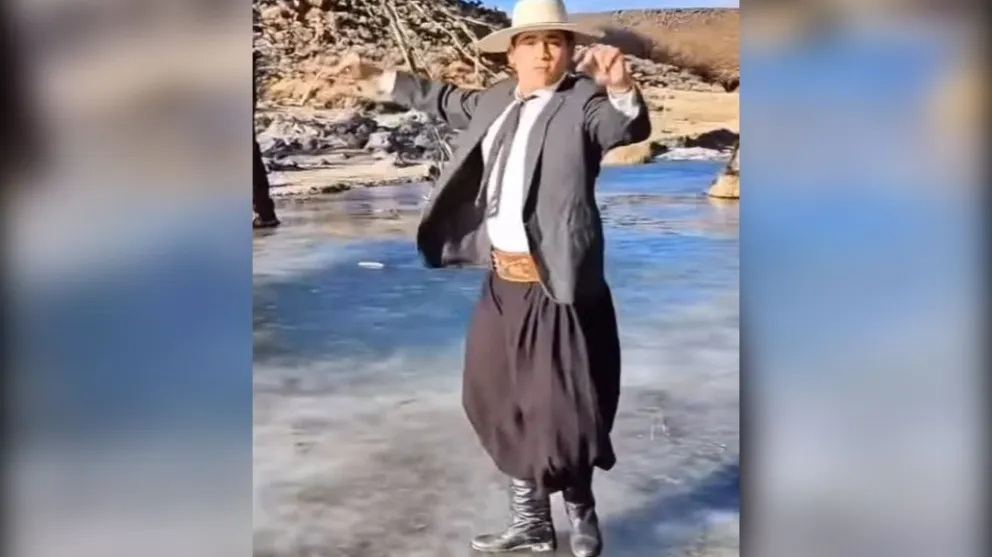 El video de Juan bailando fue compartido por la Municipalidad de Comallo y se viralizó rápidamente, generando orgullo y sorpresa. Foto (Gentileza)