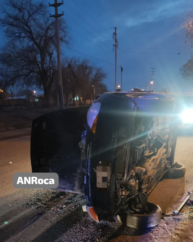 En impacto fue en la esquina de la calle del Libertador y Río Negro. Foto. ANRoca 