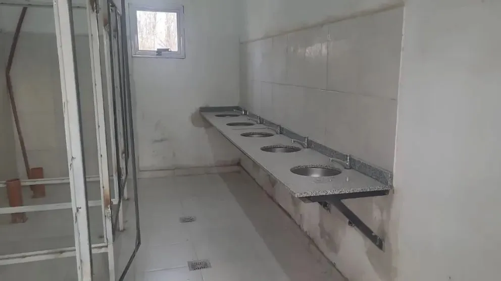 Las tareas se concentran principalmente en cubiertas, desagües y refuerzos estructurales. 