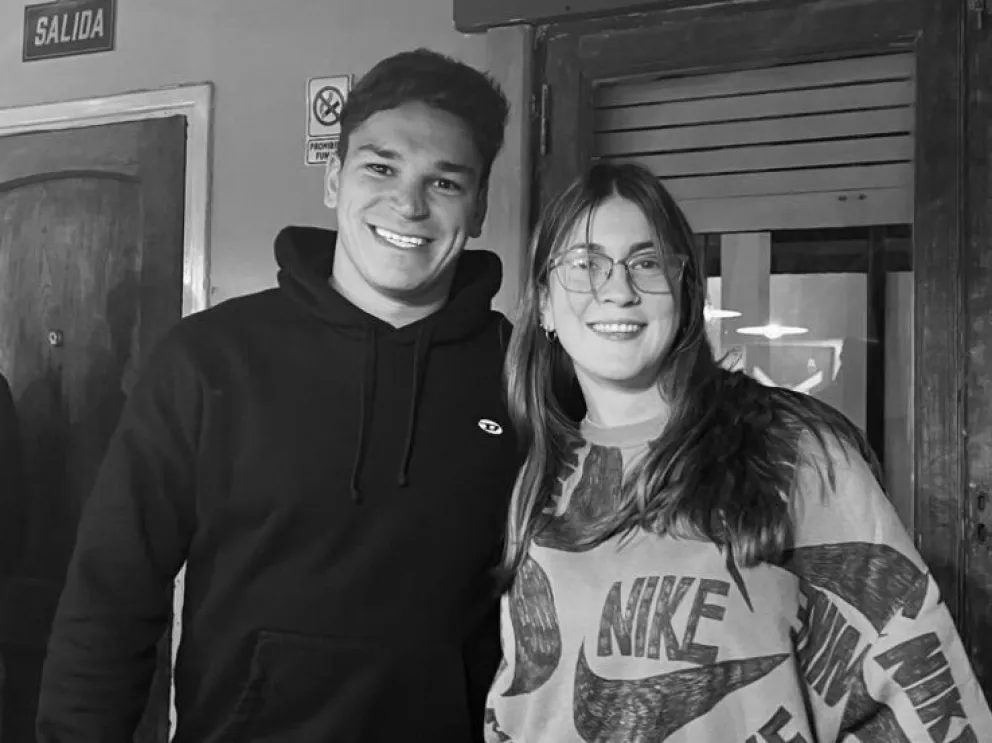 De manera totalmente sorpresiva, el hermano de Julián Álvarez apareció por Allen. (Foto gentileza)