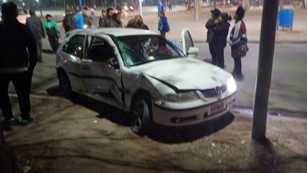 El auto quedó con importantes daños materiales. Foto: Gentileza