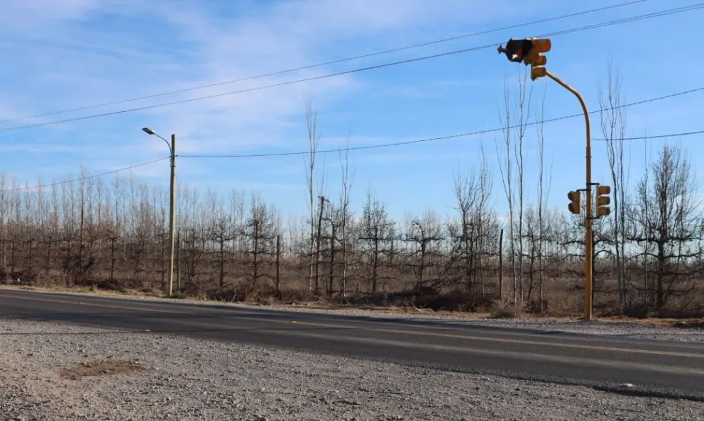 El estado de la calzada en el tramo urbano de la Ruta 22 motivó el reclamo formal del Municipio ante Vialidad Nacional. Foto: Tania Domenicucci-ANR