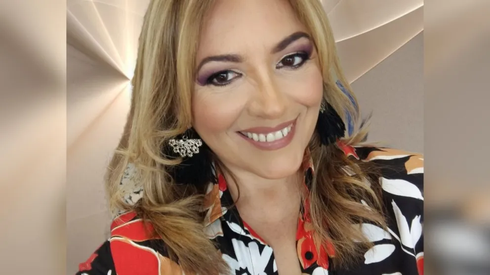 Karina Maureira es oriunda de General Roca y tiene más de 35 años de trayectoria como periodista. (Foto gentileza)