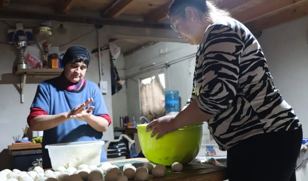 El merendero funciona en la casa de Mayra, ubicada en Félix Heredia 2133. Fotos Tania Domenicucci-ANR