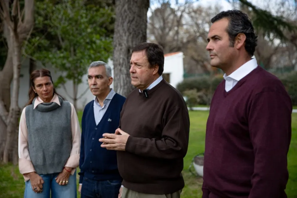 Weretilneck presentó a los candidatos de JSRN: “No vamos a dejar que desde Buenos Aires decidan por nosotros"