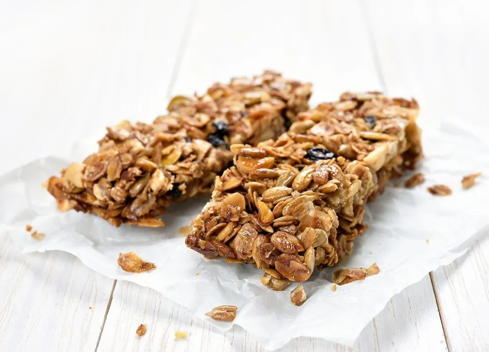 Barritas de avena y frutos secos caseras.