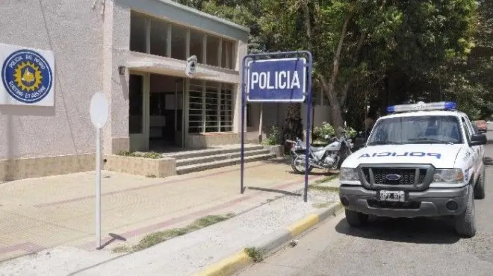 Formulan cargos por violento robo en Cinco Saltos: hay dos detenidos y buscan a un tercer sospechoso. Foto (archivo)