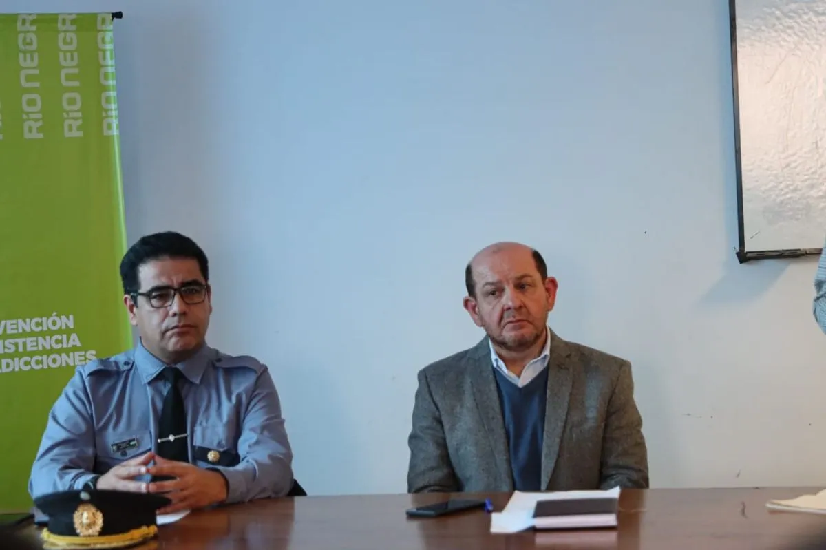 Comisario Gonz&aacute;lez, comisario mayor retirado Bressan. Foto (Tania Domenicucci-ANR)