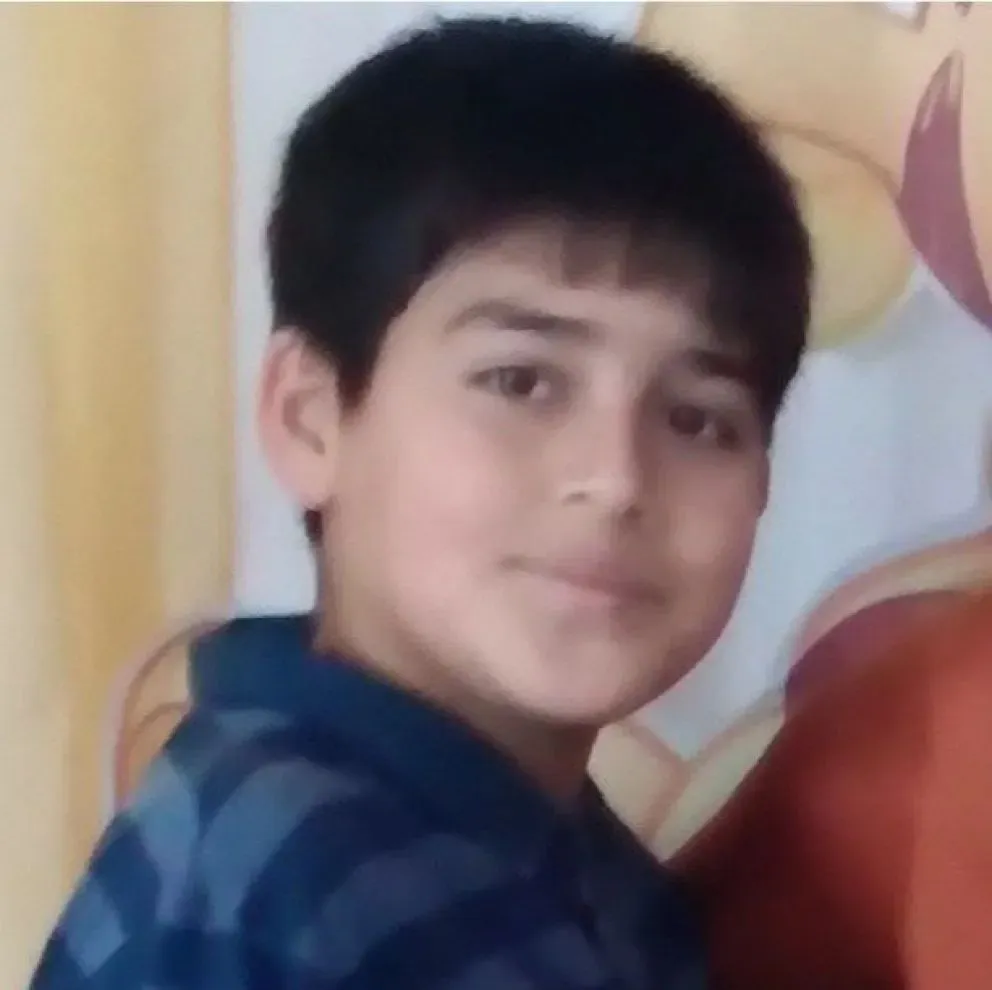 Héctor David Tripailao, de 14 años de edad,  se retiró de su vivienda el jueves para concurrir al Centro de Educación Media N° 19 y no regresó. Foto (Gentileza)