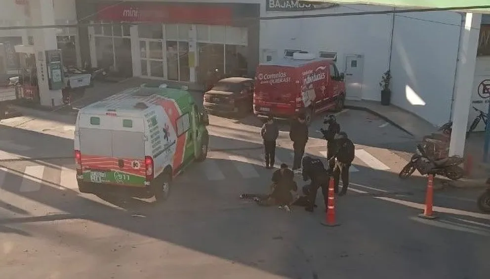 Personal de la B.M.A y personal del Siarme asistieron a los involucrados. Foto gentileza. 